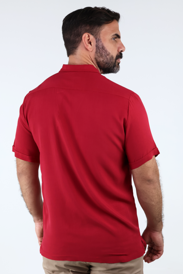 Camisa Manga Corta Roja Corte Amplio Sin Bolsas Para Caballero